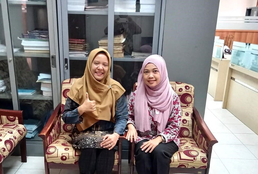 Left: Dr. Mona Sari, Right: Riza Ariyani Nur Khasanah, Ph.D.